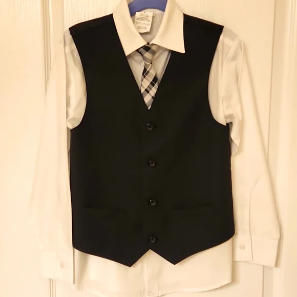 NWOT Van Heusen Boys 4pc Suit Set - Sz 8 - Picture 2 of 6
